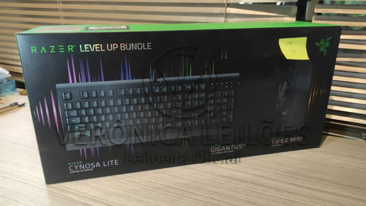LOTE 044 - Kits teclado e mouse Razer Level Up Bundle Cynosa Lite