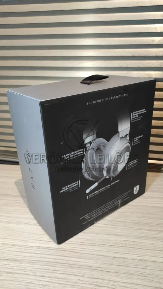 LOTE 037 - Fone de ouvido/Headset Razer Kraken branco Surround 7.1