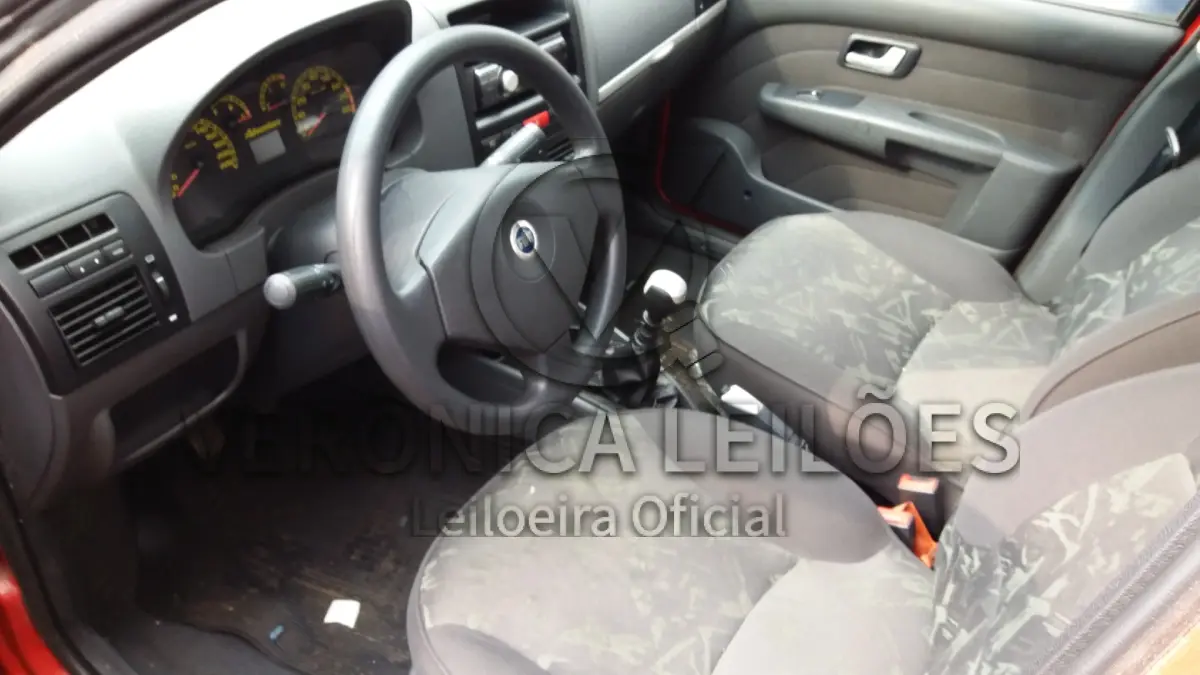 LOTE 002 - FIAT PALIO WEEKEND 2005/2006