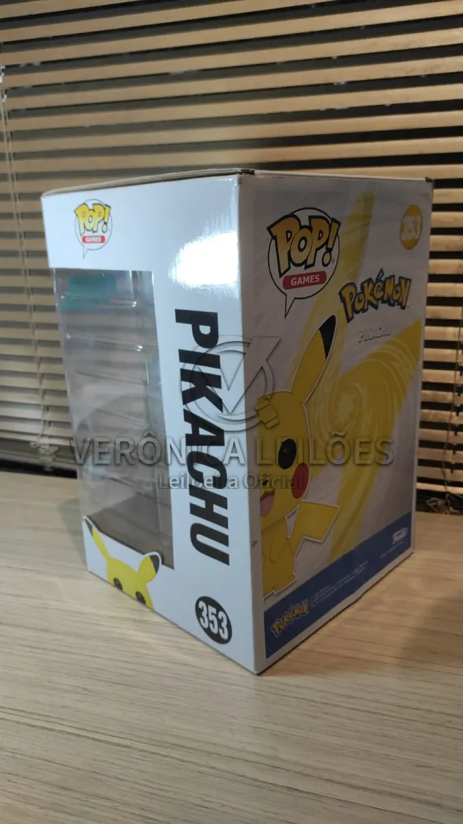 LOTE 054 - Funko Pop! Pokemon - Pikachu prateado - Código 353 Grande