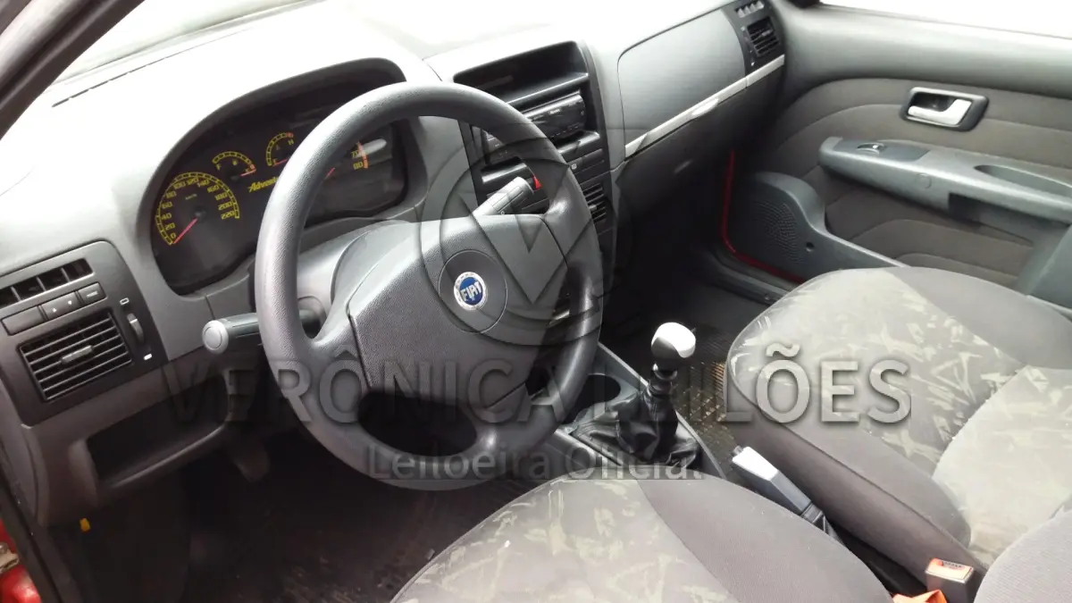 LOTE 002 - FIAT PALIO WEEKEND 2005/2006