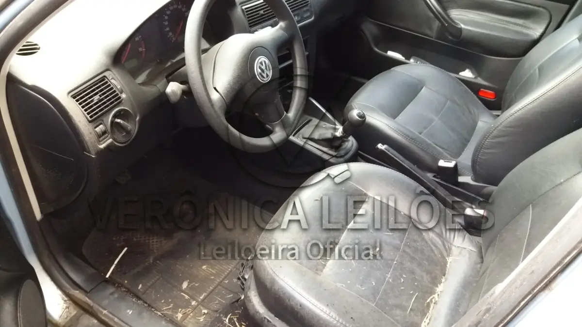 LOTE 001 - Golf 2002