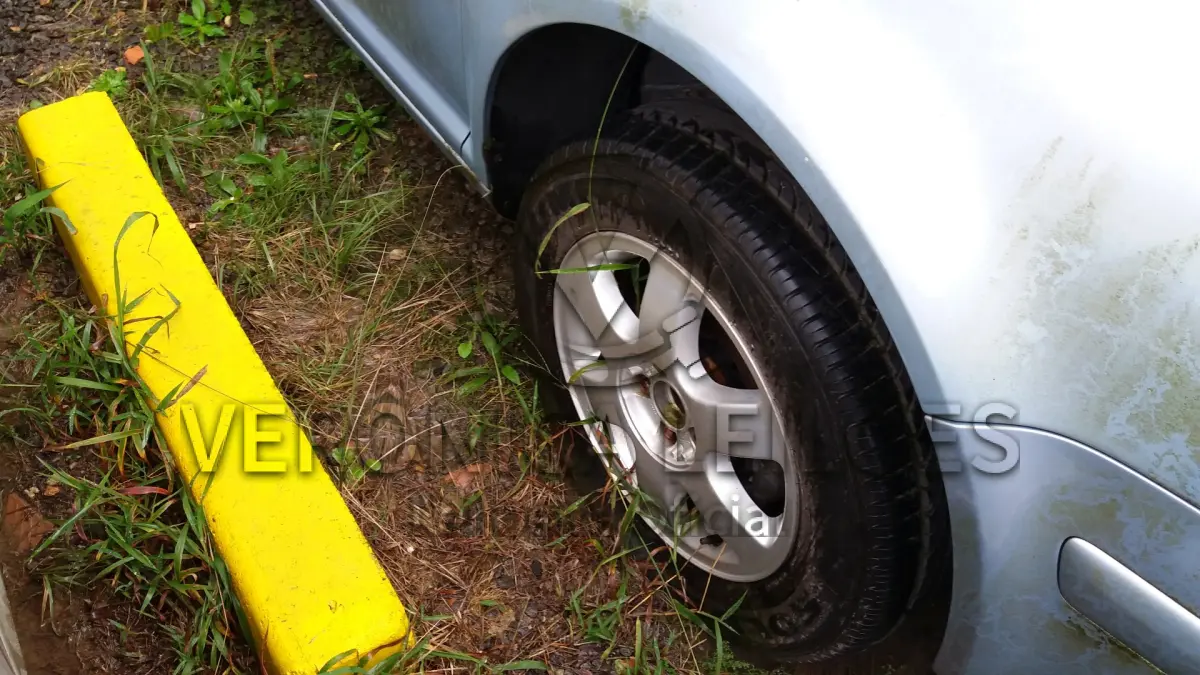 LOTE 001 - Golf 2002