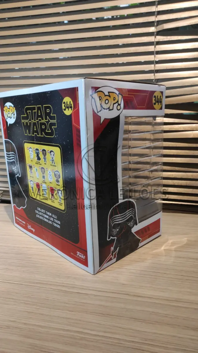 LOTE 064 - Funko Pop! Star Wars 344 - Kylo Ren Supreme Leader - Grande