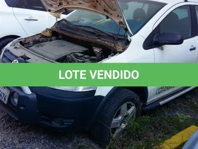 LOTE 001 - Cross Fox