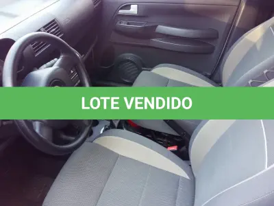 LOTE 001 - Cross Fox