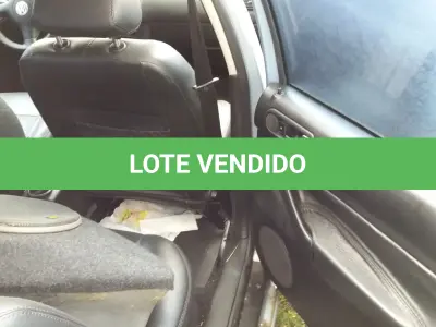 LOTE 001 - Golf 2002
