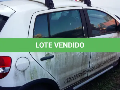 LOTE 001 - Cross Fox