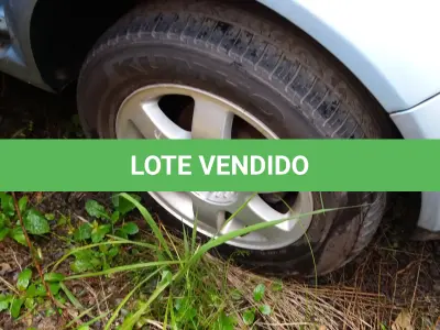 LOTE 001 - Golf 2002
