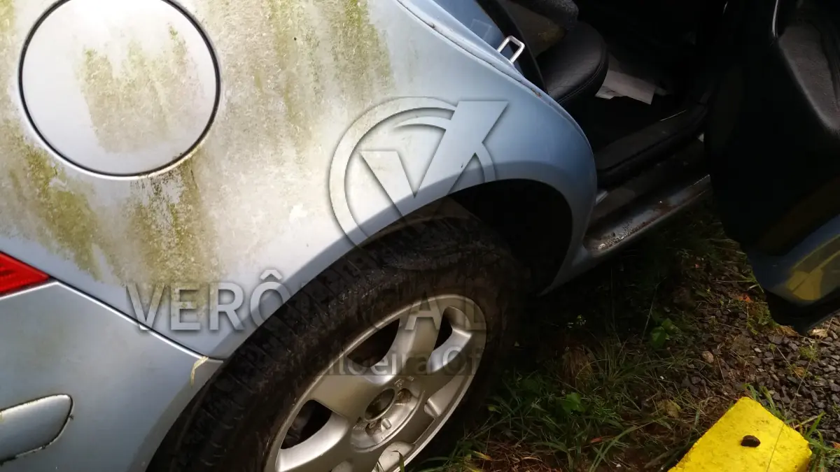 LOTE 001 - Golf 2002