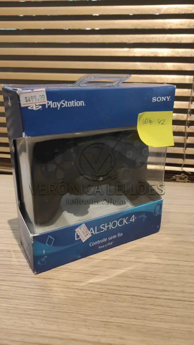 LOTE 042 - Controle para videogame Dual Shock 4