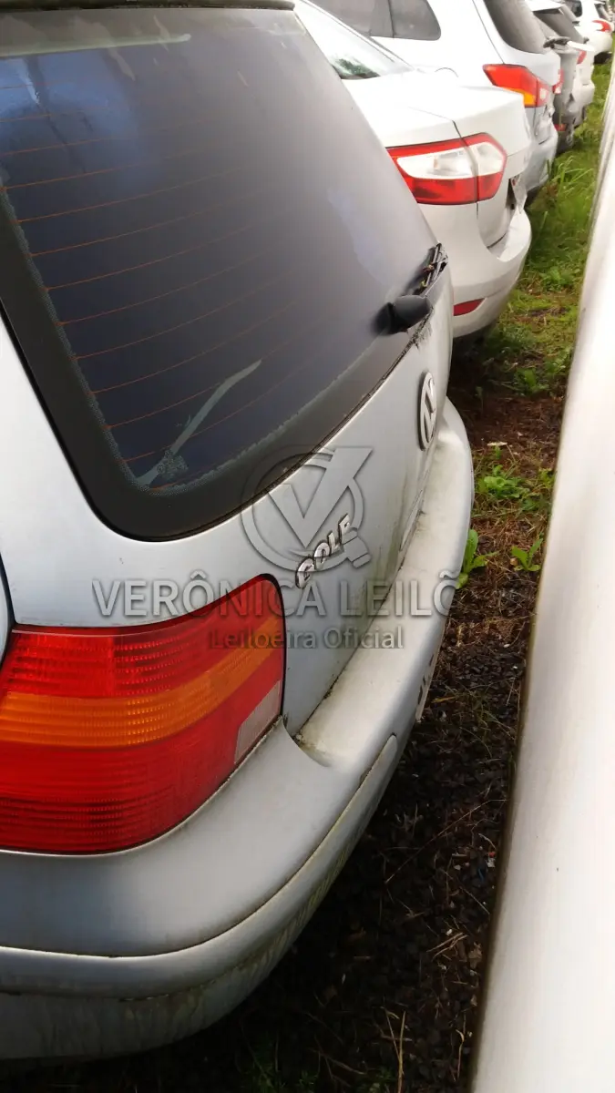 LOTE 001 - Golf 2002