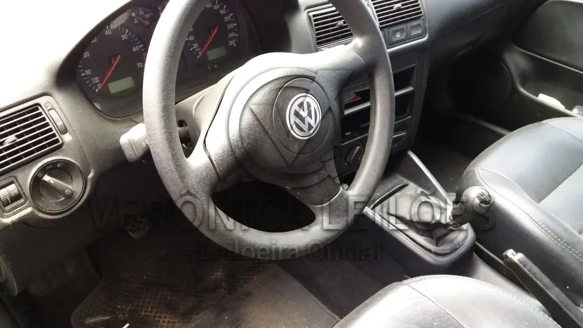 LOTE 001 - Golf 2002