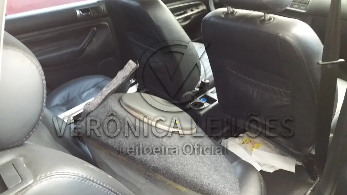 LOTE 001 - Golf 2002