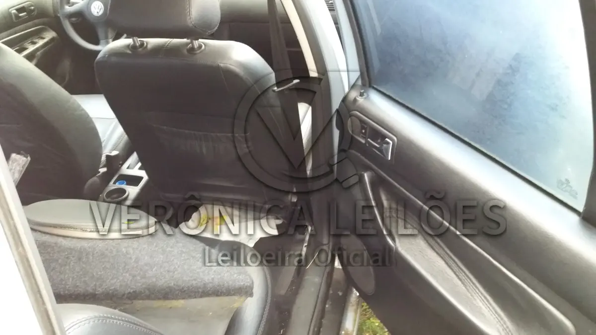 LOTE 001 - Golf 2002