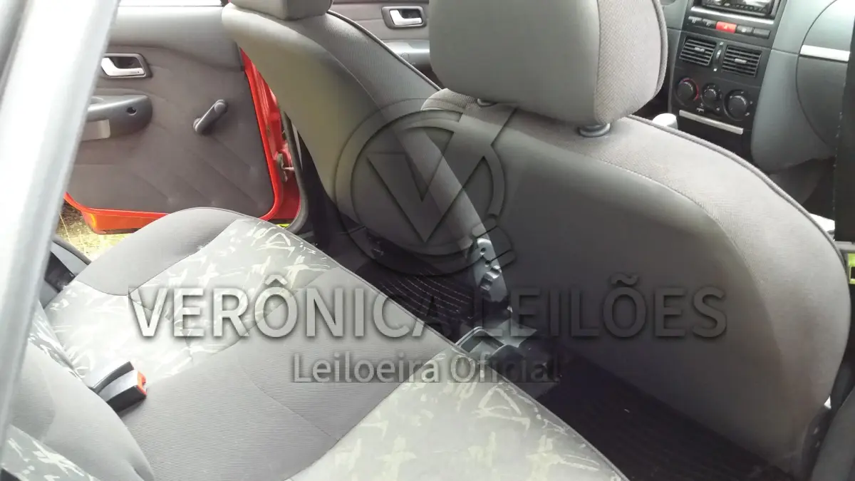 LOTE 002 - FIAT PALIO WEEKEND 2005/2006