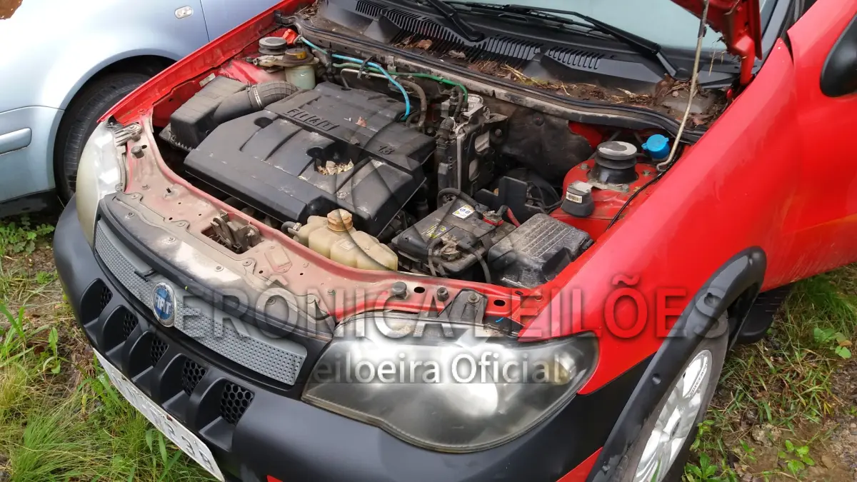 LOTE 002 - FIAT PALIO WEEKEND 2005/2006