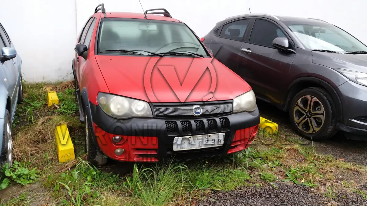 LOTE 002 - FIAT PALIO WEEKEND 2005/2006