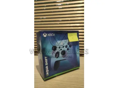 LOTE 041 - Controle para videogame XBOX Aqua Shift