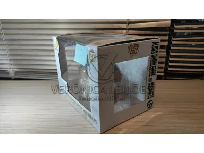 LOTE 073 - Funko Pop! Town - Albus Dumbledore with hogwarts - cod 27 - medio