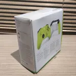 LOTE 033 - Controle para Xbox Eletric Volt