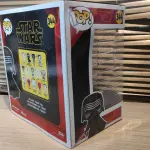 LOTE 064 - Funko Pop! Star Wars 344 - Kylo Ren Supreme Leader - Grande